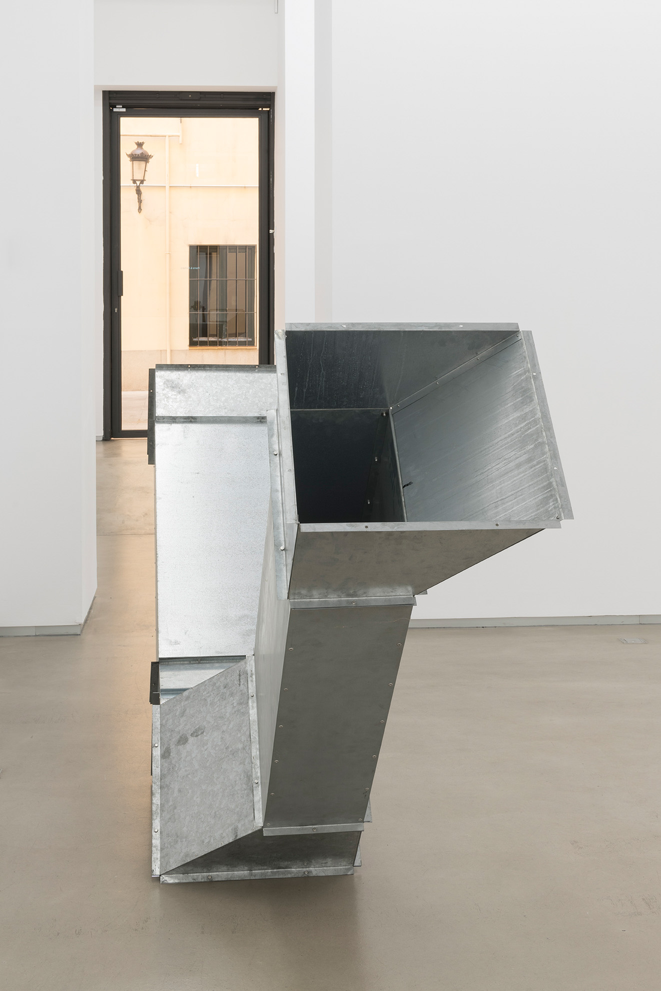 Parra & Romero, exhibition: Unfinished Installation (fig. 31)