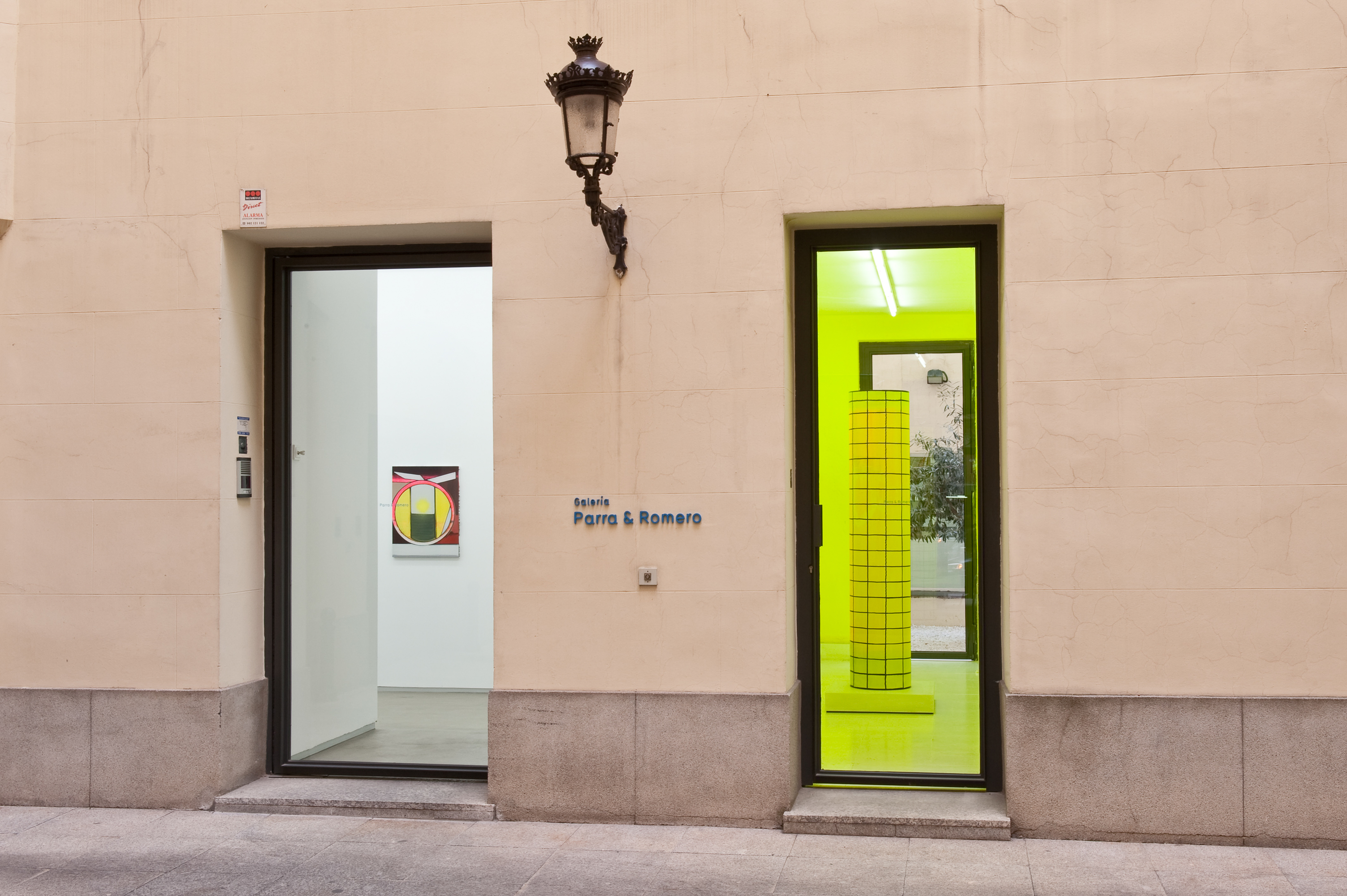 Parra & Romero, exhibition: 15.92 x 16 (fig. 1)