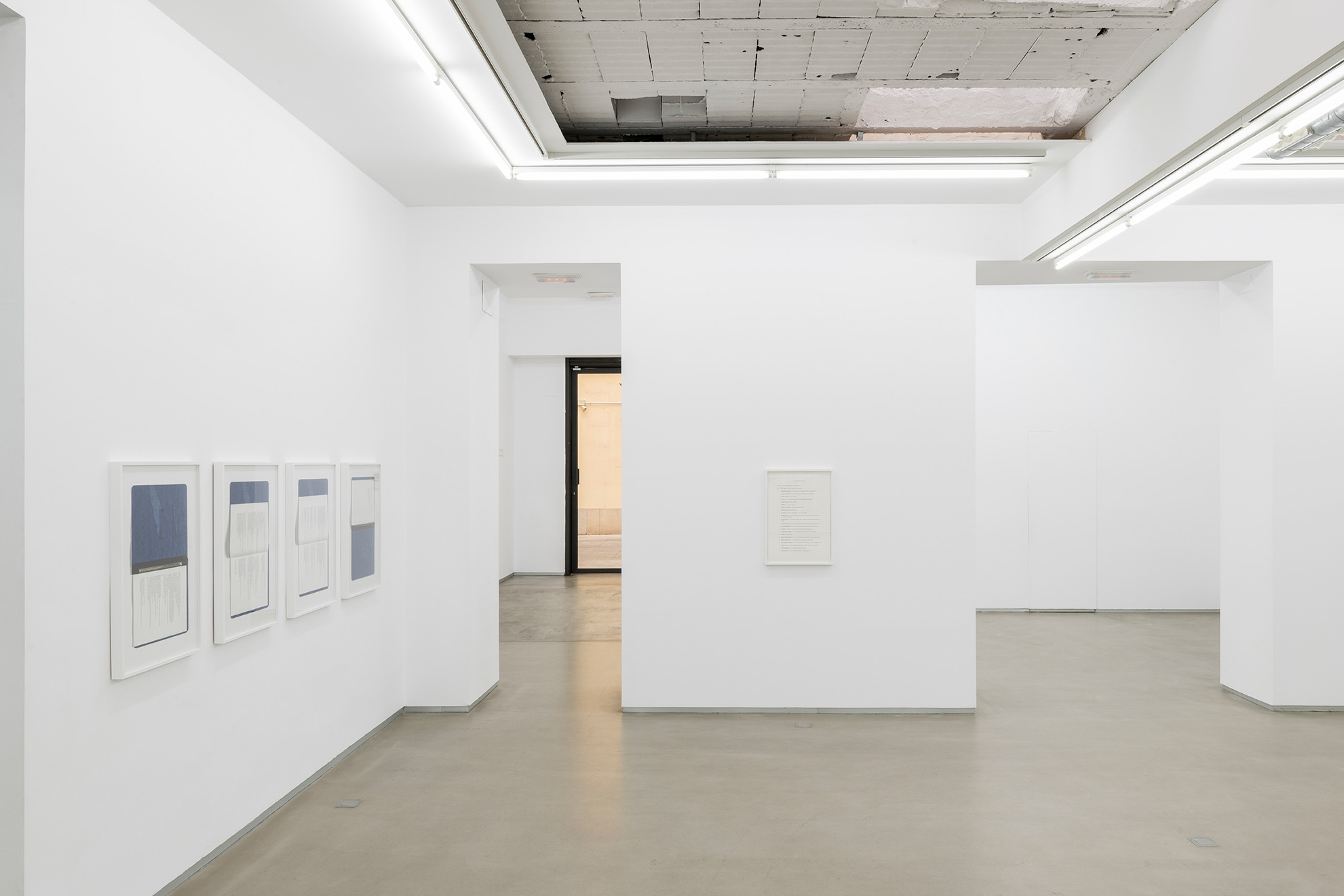 Parra & Romero, exhibition: Photographs in Different Sizes (fig. 24)