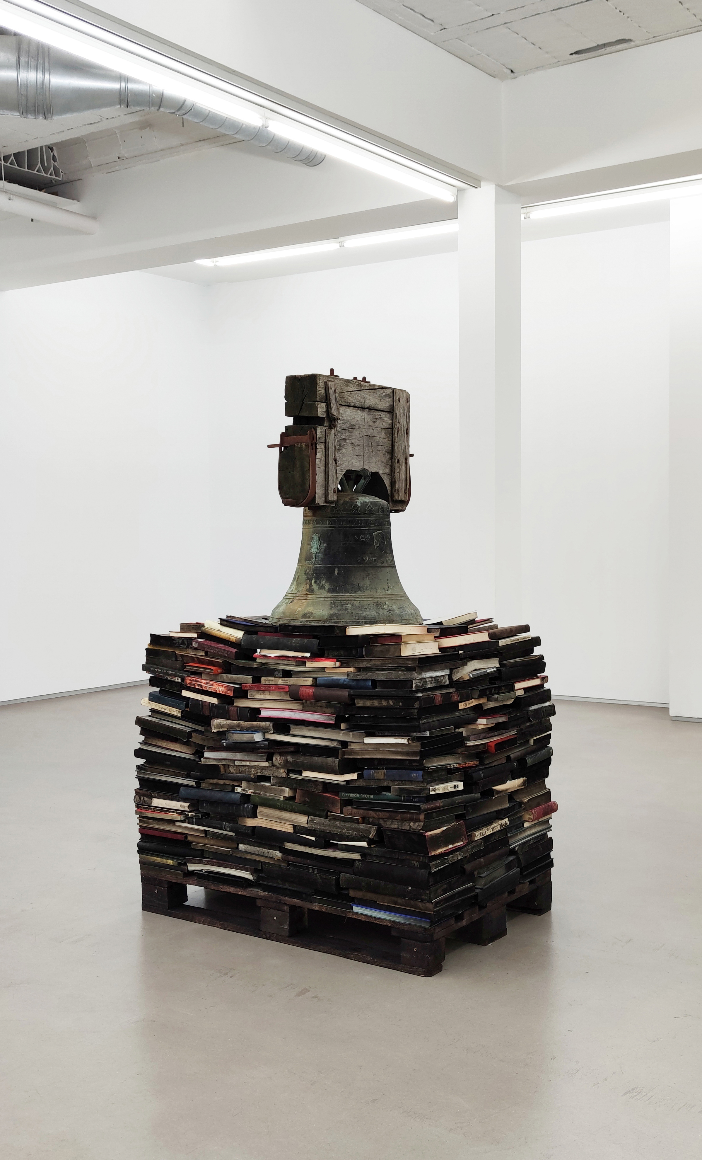 Parra & Romero, exhibition: Claudio Parmiggiani (fig. 13)